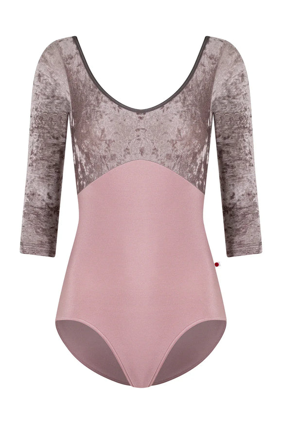 Yumiko Anna Leotard in Magic and Phantom